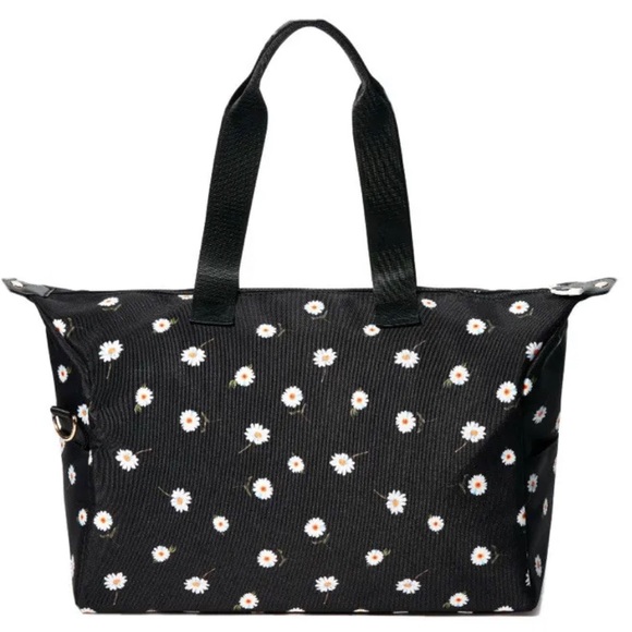 NWT ALICE + OLIVIA Daisy duffle bag, beach bag, gym bag - Value $150 - Picture 8 of 9